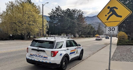 What the beginning of a playground zone looks like in BC